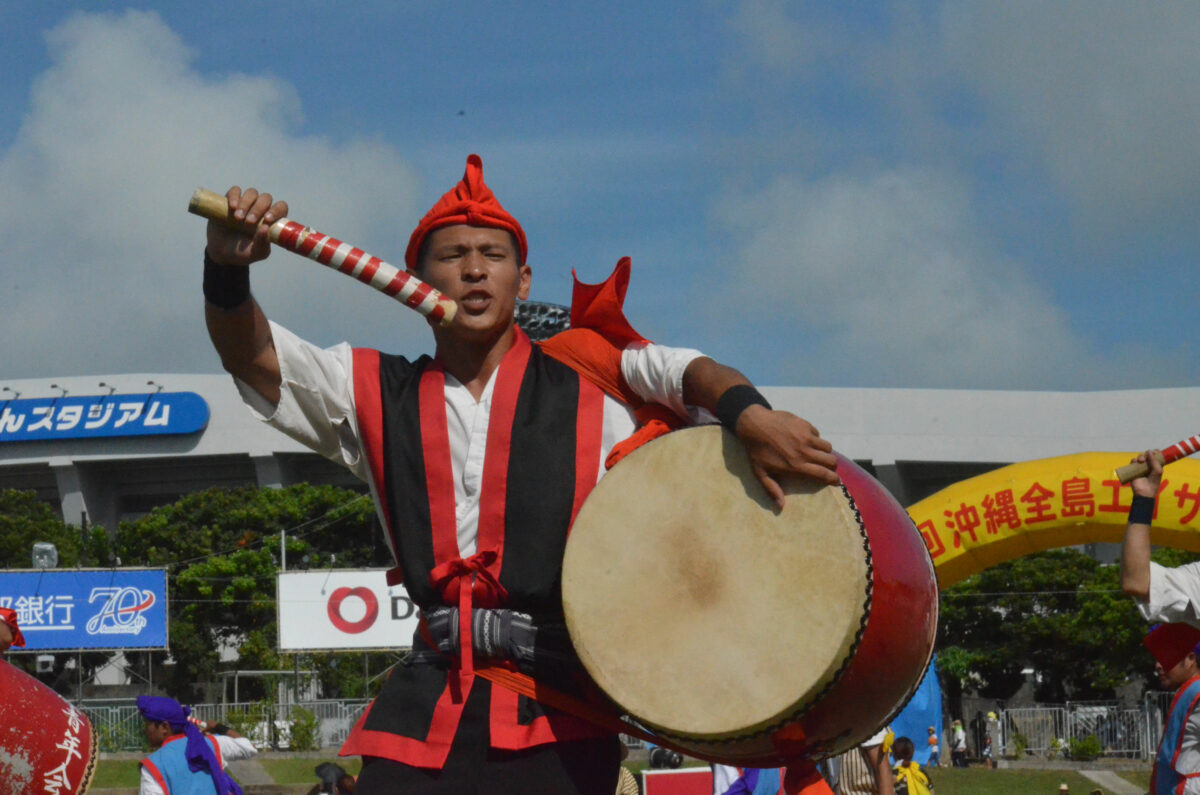 沖縄全島エイサーまつりはチムドンドン！祭りの前は100円沖縄そばで！
