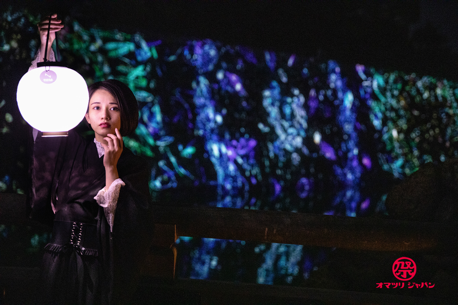 ライトアップイベントで映える撮影方法をご紹介。黒コーデ、ライトの上手な使い方とは？