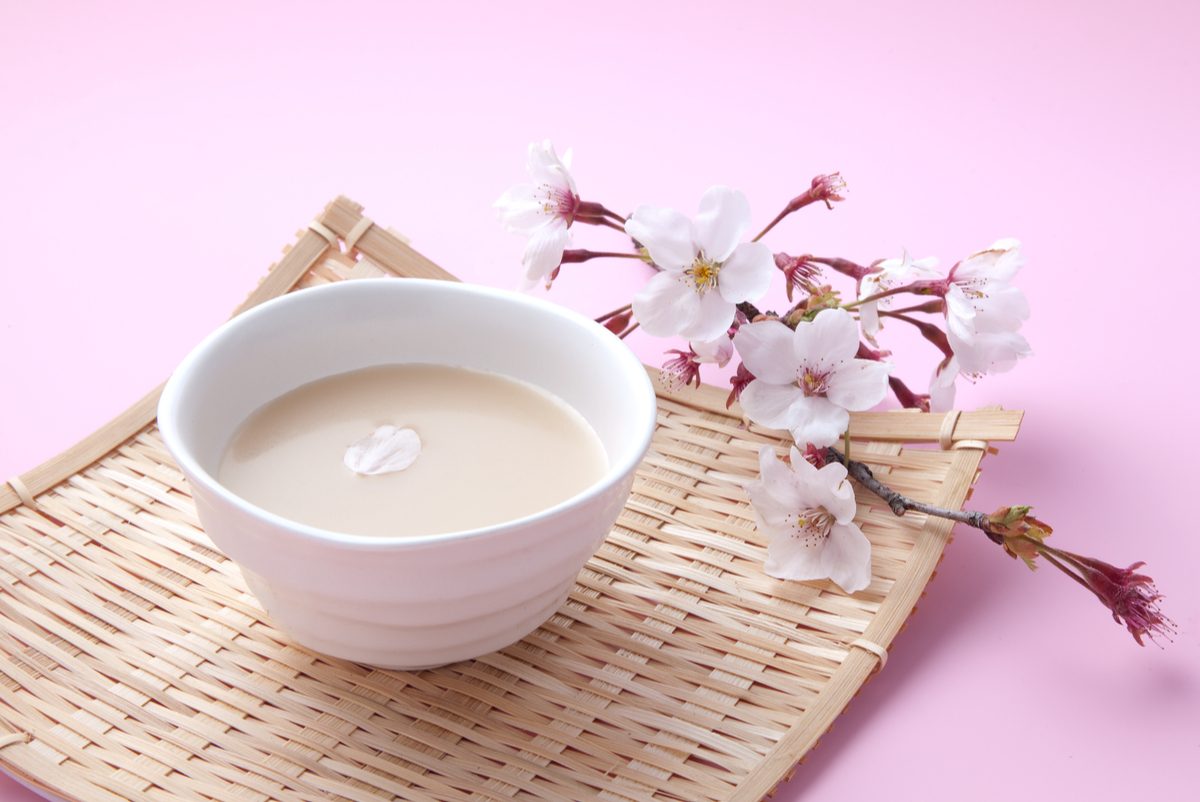 日本酒シャンパンはどれだ？キムチ鍋とマイルドに合わせたい、女子人気が高い「にごり酒」の３タイプ