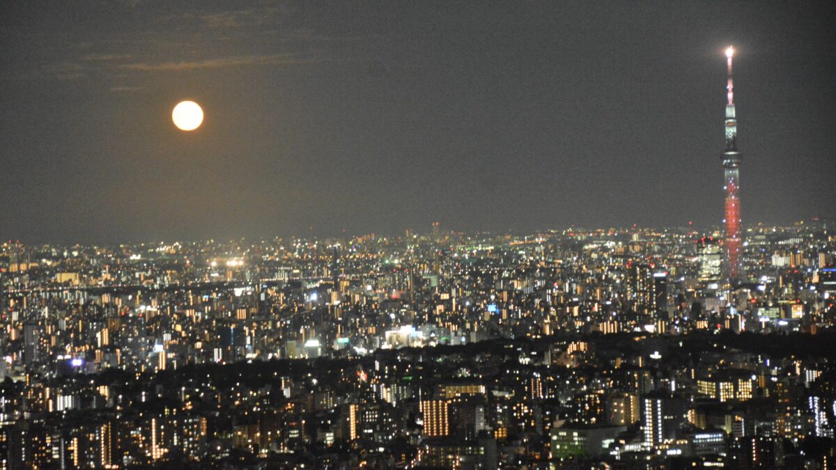 東京・池袋で日本百名月を見る！サンシャイン60「中秋の名月観賞会」で海抜約251メートルの天体観測