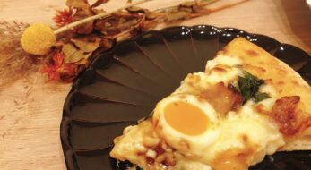 ドミノピザの「月見クワトロ」でお月見！4種のうち1番おいしいのは？<実食レポ>