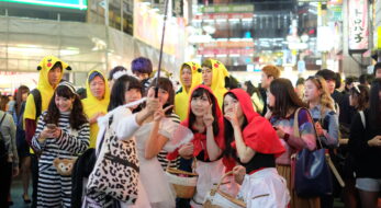 昔の日本人もコスプレしてもっとはしゃいでた！？ハロウィンとお祭り文化の意外な共通点