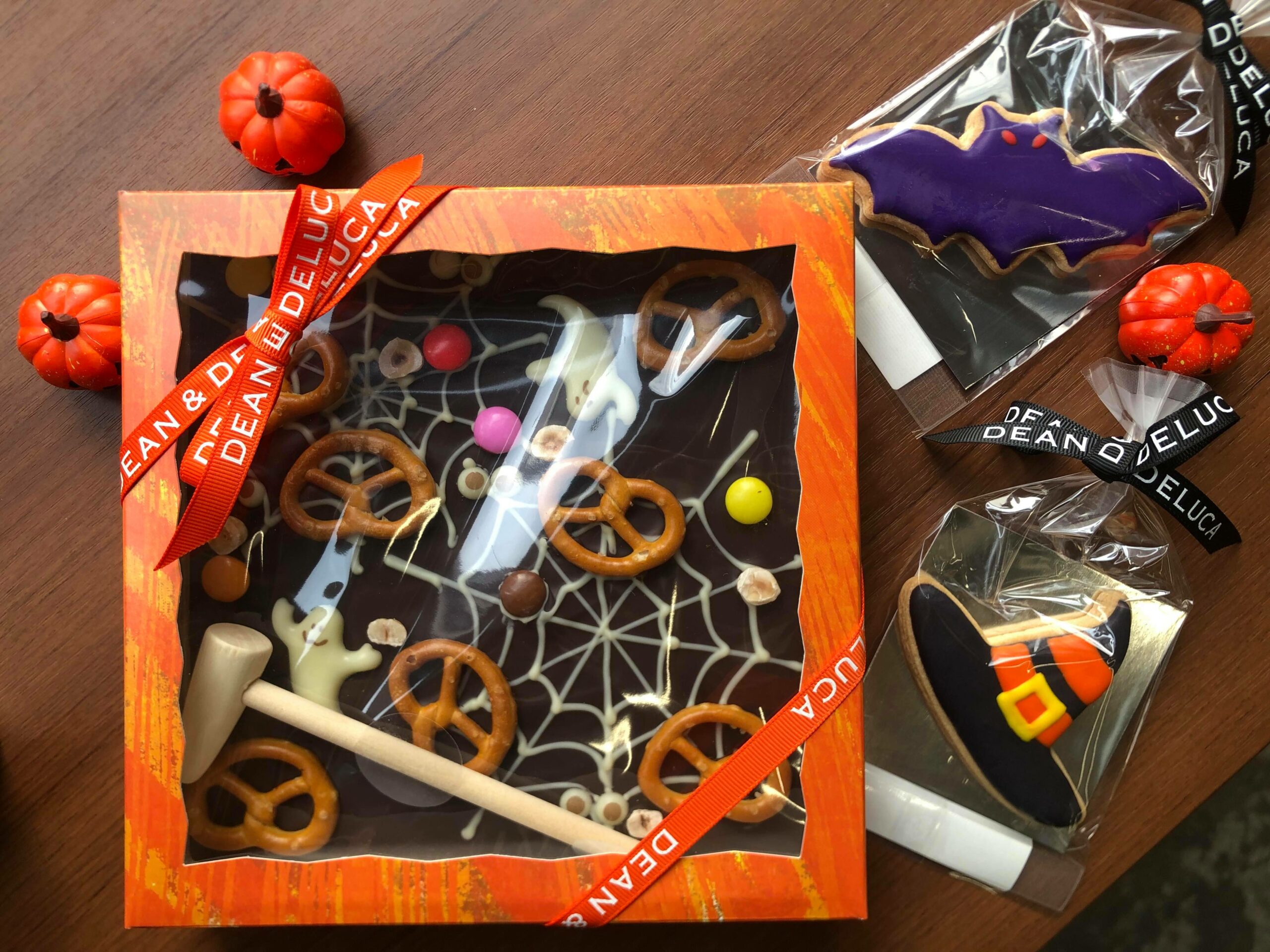 えっ！ハンマーで割っちゃうの？DEAN&DELUCAのハロウィンスイーツが面白い！