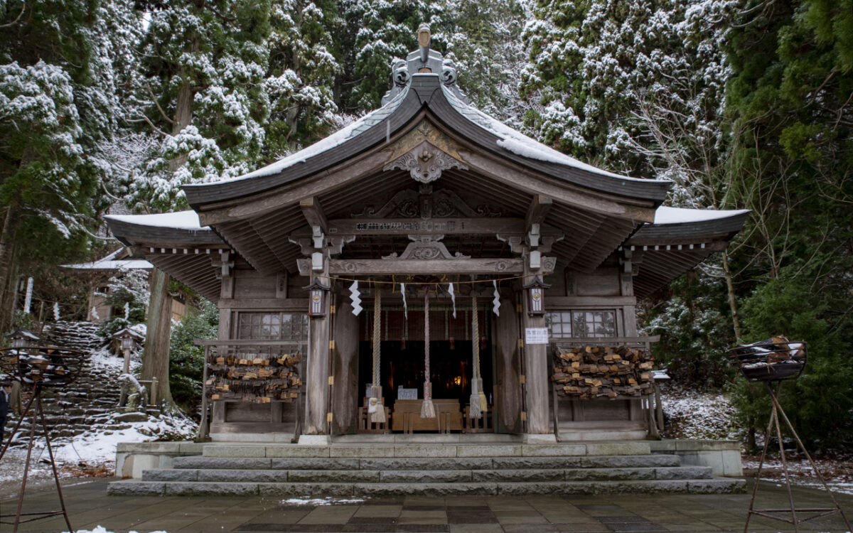 ナマハゲと縁のある広大な神社　なまはげ柴灯まつりが行われる真山神社をフォトレポート！
