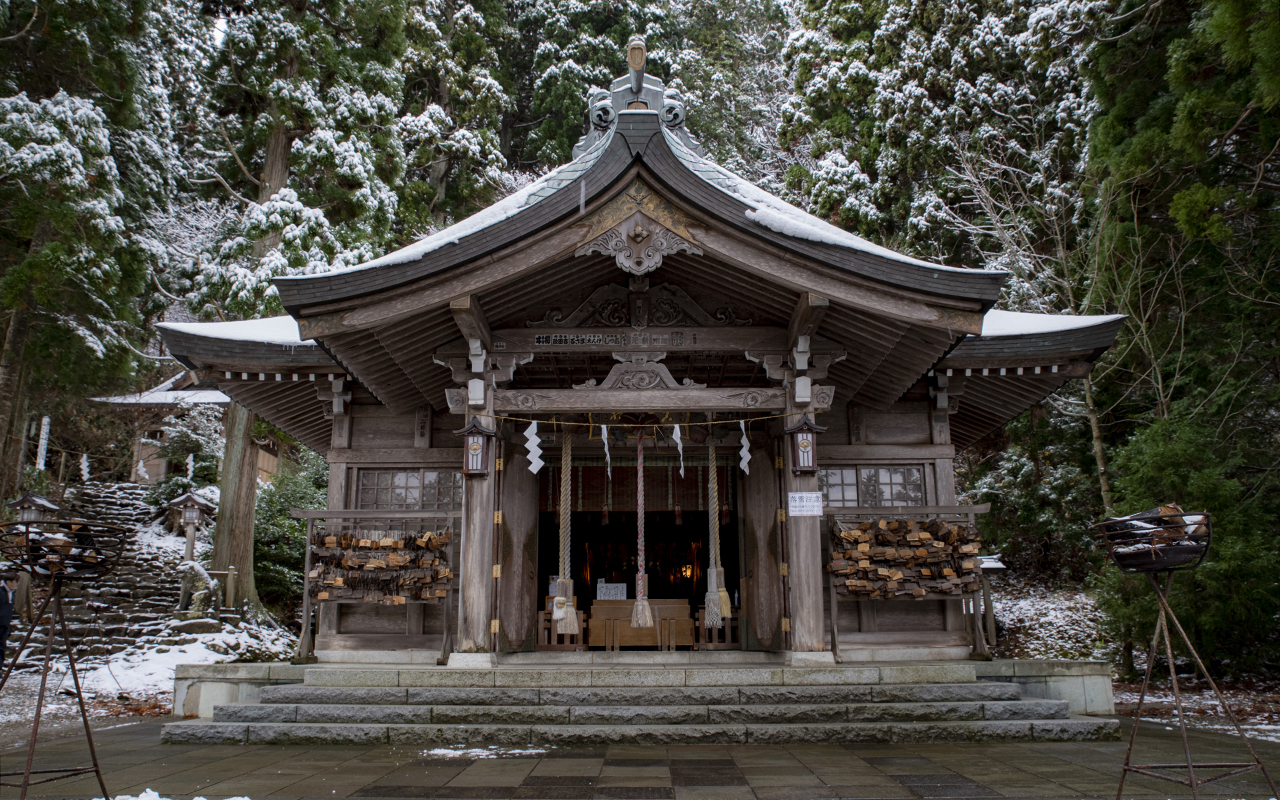 ナマハゲと縁のある広大な神社　なまはげ柴灯まつりが行われる真山神社をフォトレポート！