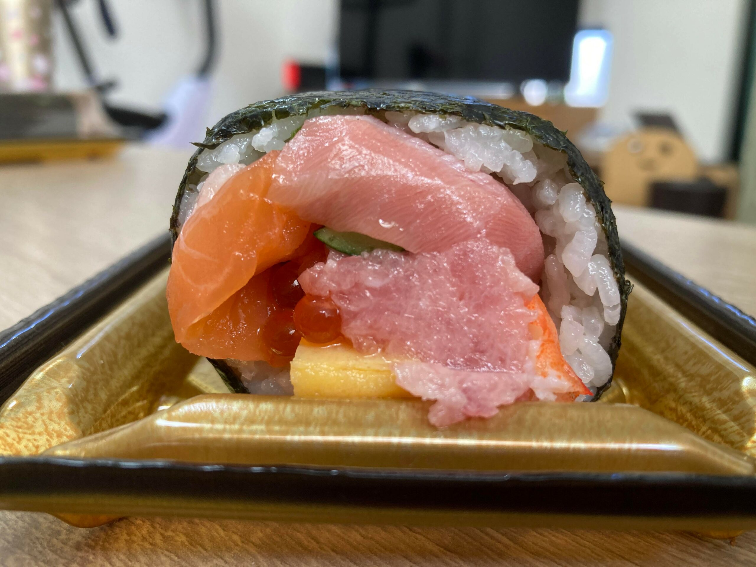 スーパーの恵方巻がキテる！ロピアの海鮮太巻を食べてみよう！2022年実食レポ