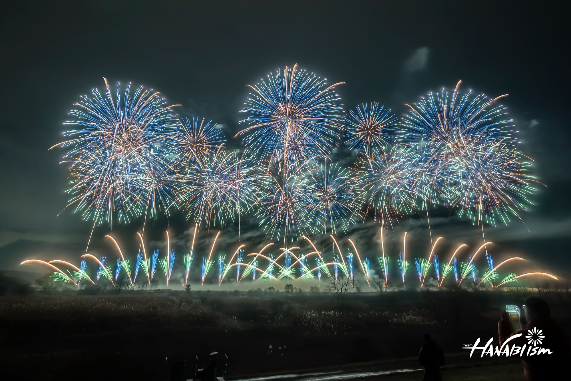 打ち上げ花火下から見るか、上から見るか～HANABIism～　コロナ禍で全国最大規模の大煙火