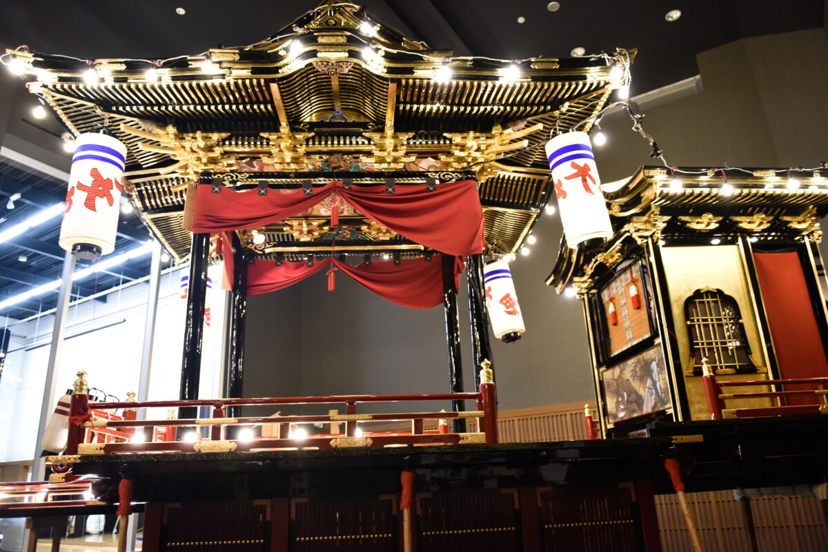 有名なアニメ監督も感激！曳山2基の展示で2時間も長居できる「こまつ曳山交流館」の魅力とは？