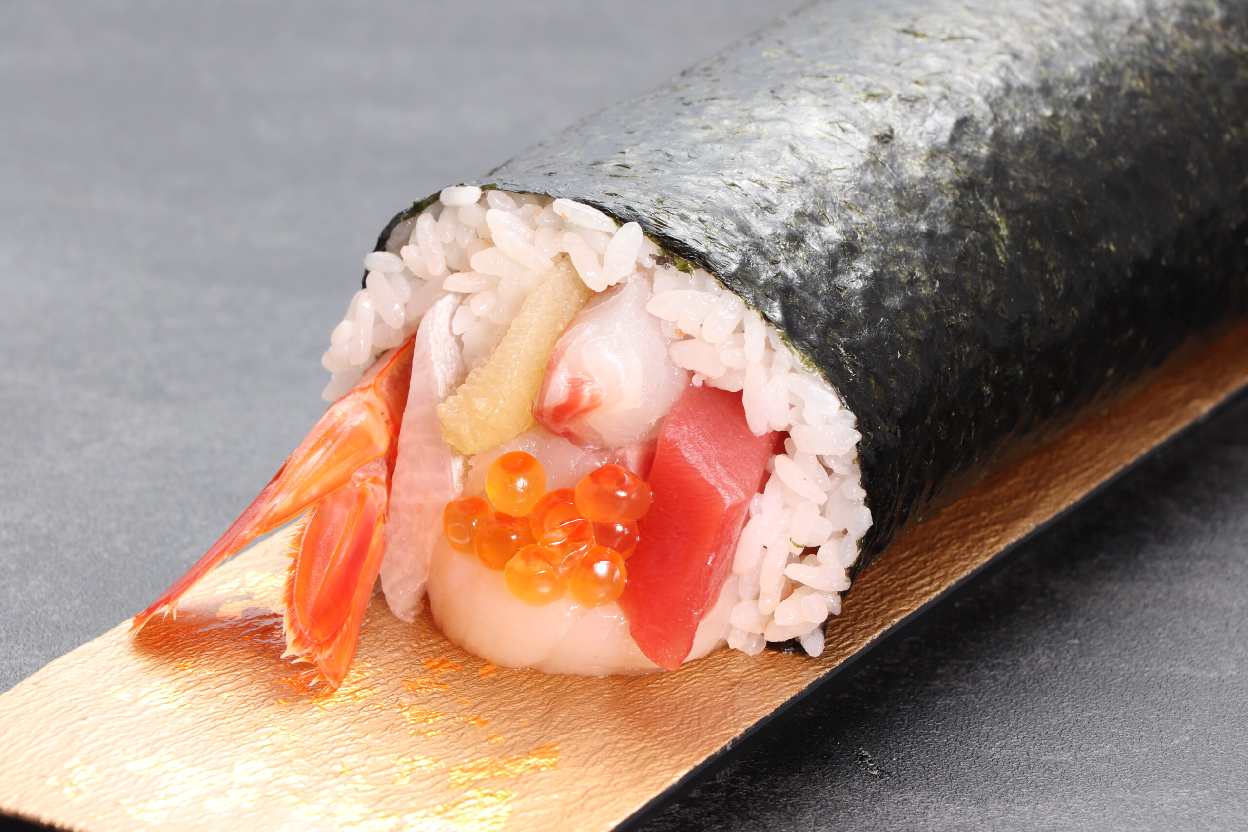 豪快！岩手の魚屋さんの恵方巻を食べてみた！実食レポ2022年