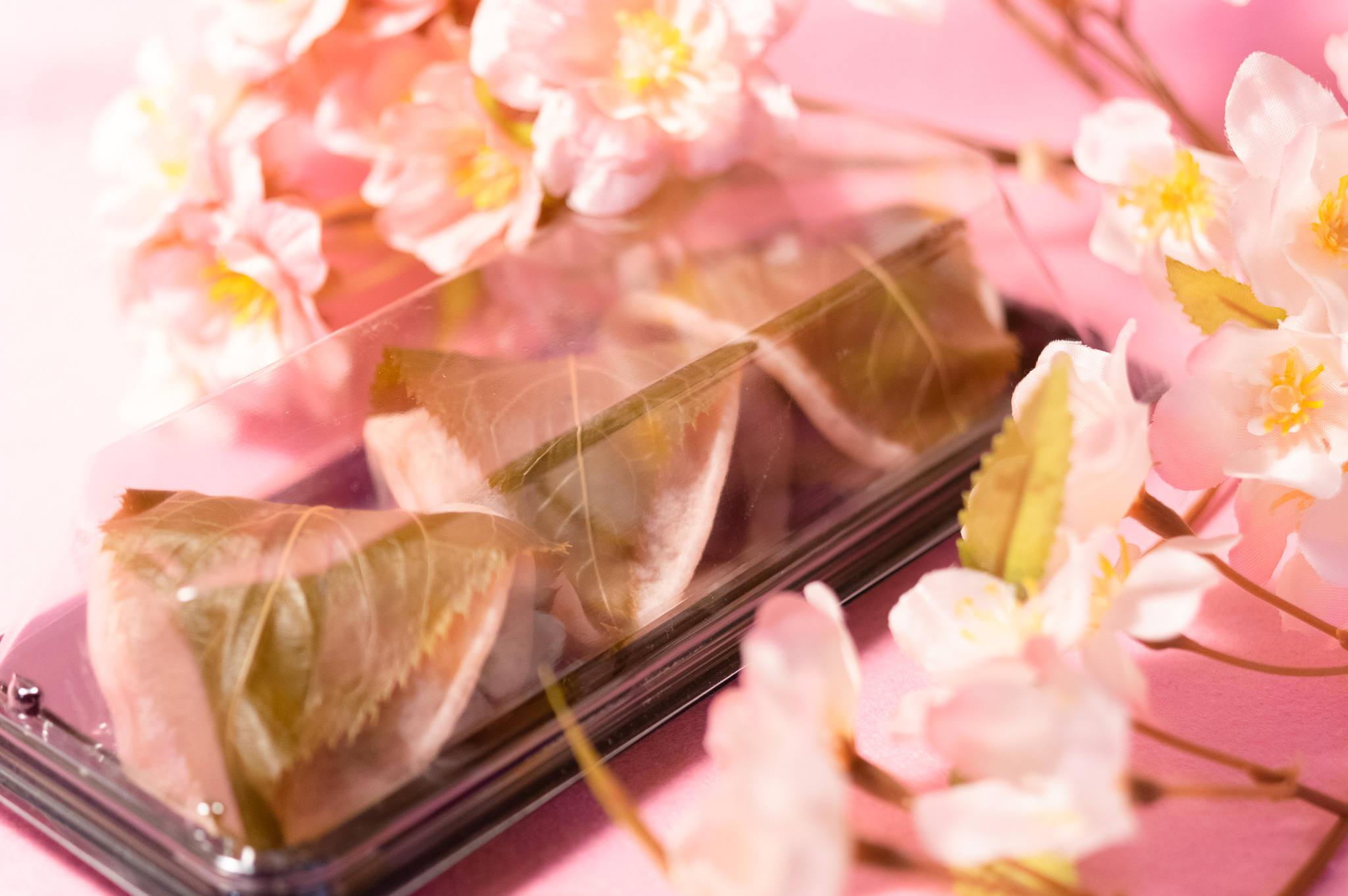 お花見といえば桜餅！関東と関西で違うの？葉っぱは食べる派or食べない派？