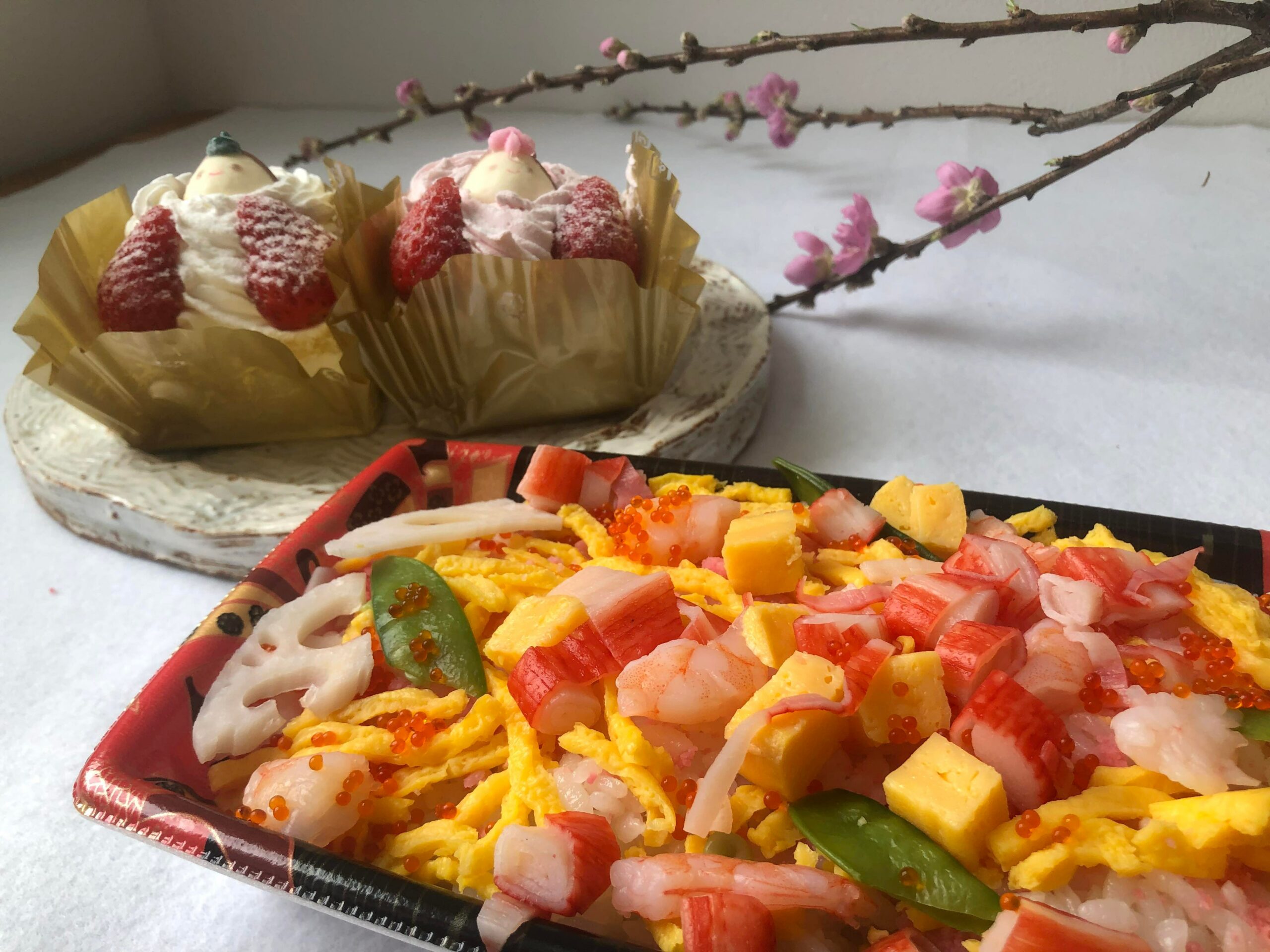 予約なしで買えた♪ファミマで見つけたひなまつりにオススメのちらし寿司とケーキ！実食レポ-2022年