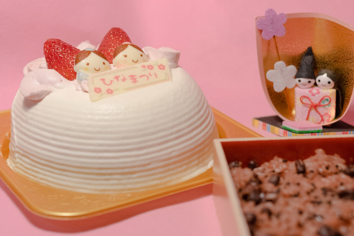 2022年セブンイレブン☆毎年人気のあのスイーツと限定赤飯でひな祭り！実食レポ