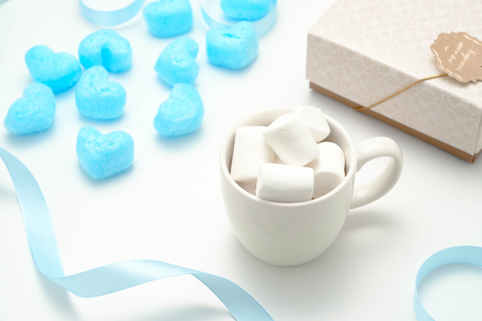 ホワイトデーの起源は1つじゃない！？同じ日に大量にある「記念日」とは？