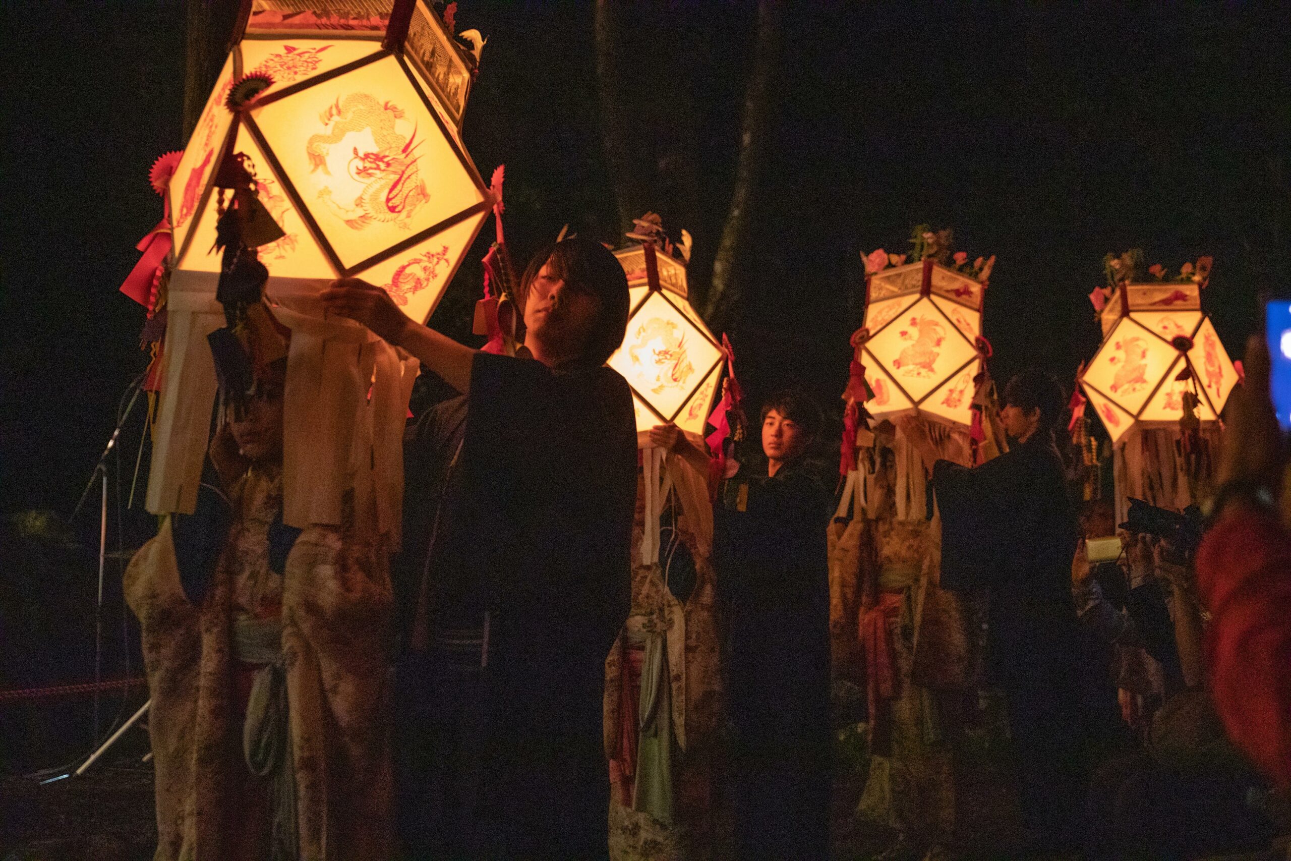 「八瀬赦免地踊」花摘踊に俄狂言の三番叟も｜観光経済新聞