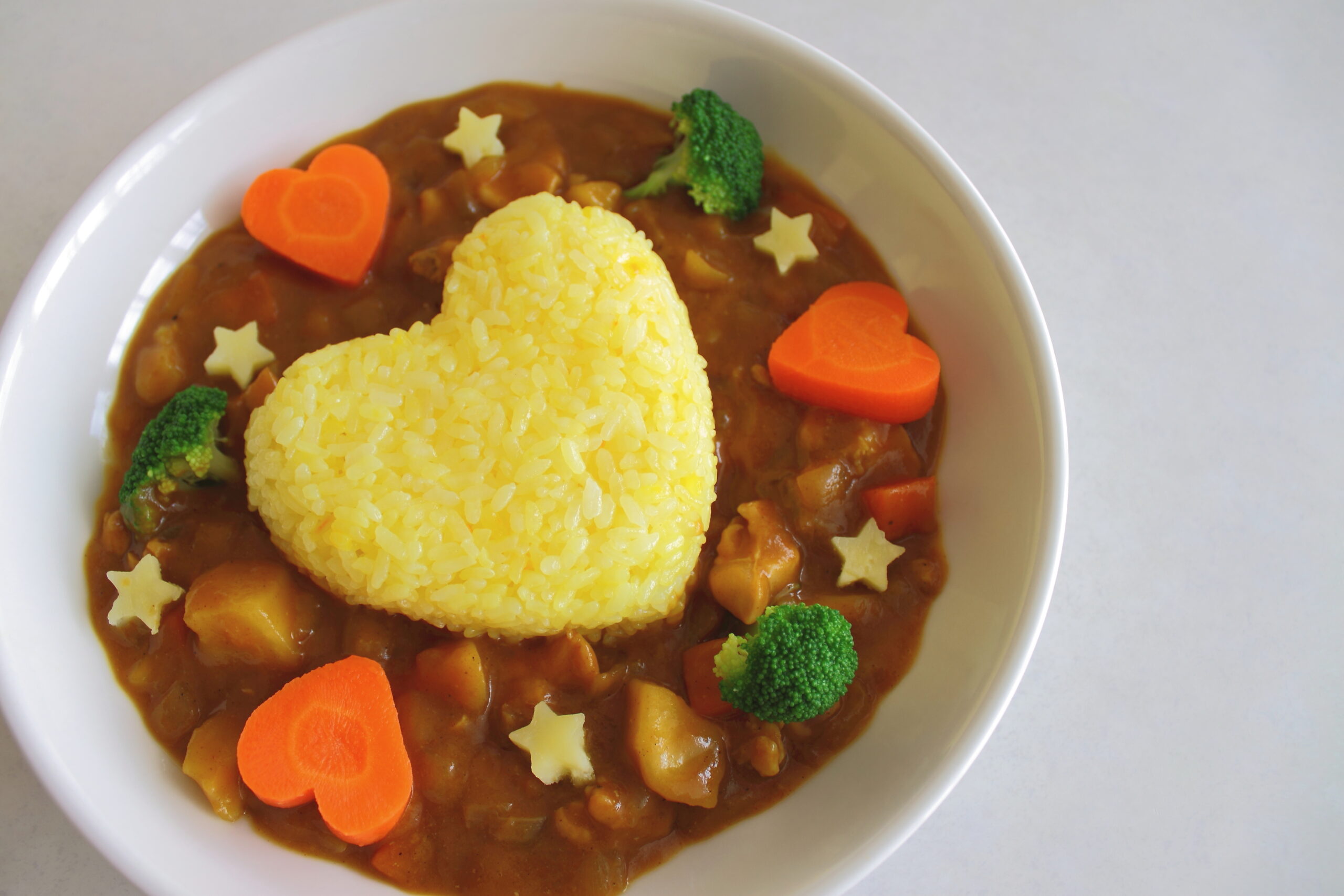 「母の日カレー」って知ってる？パパと子どもで簡単に作れるレシピをご紹介☆