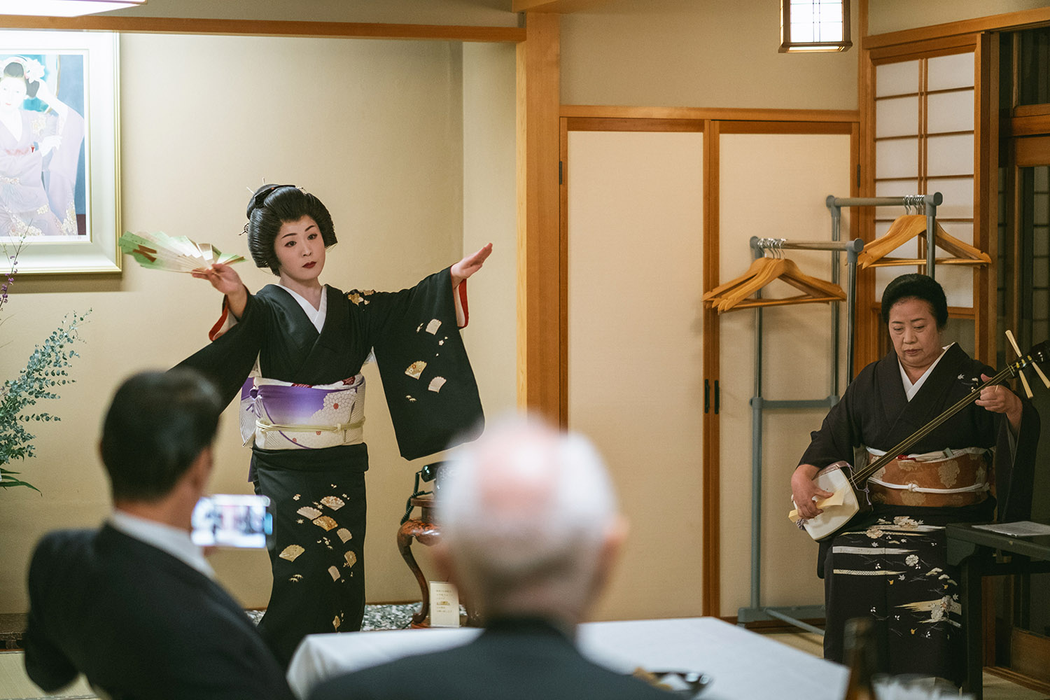 お座敷遊びで何をする？正直お高いの？会津若松の奥座敷・東山温泉で芸妓の真衣さんに聞いてみた！