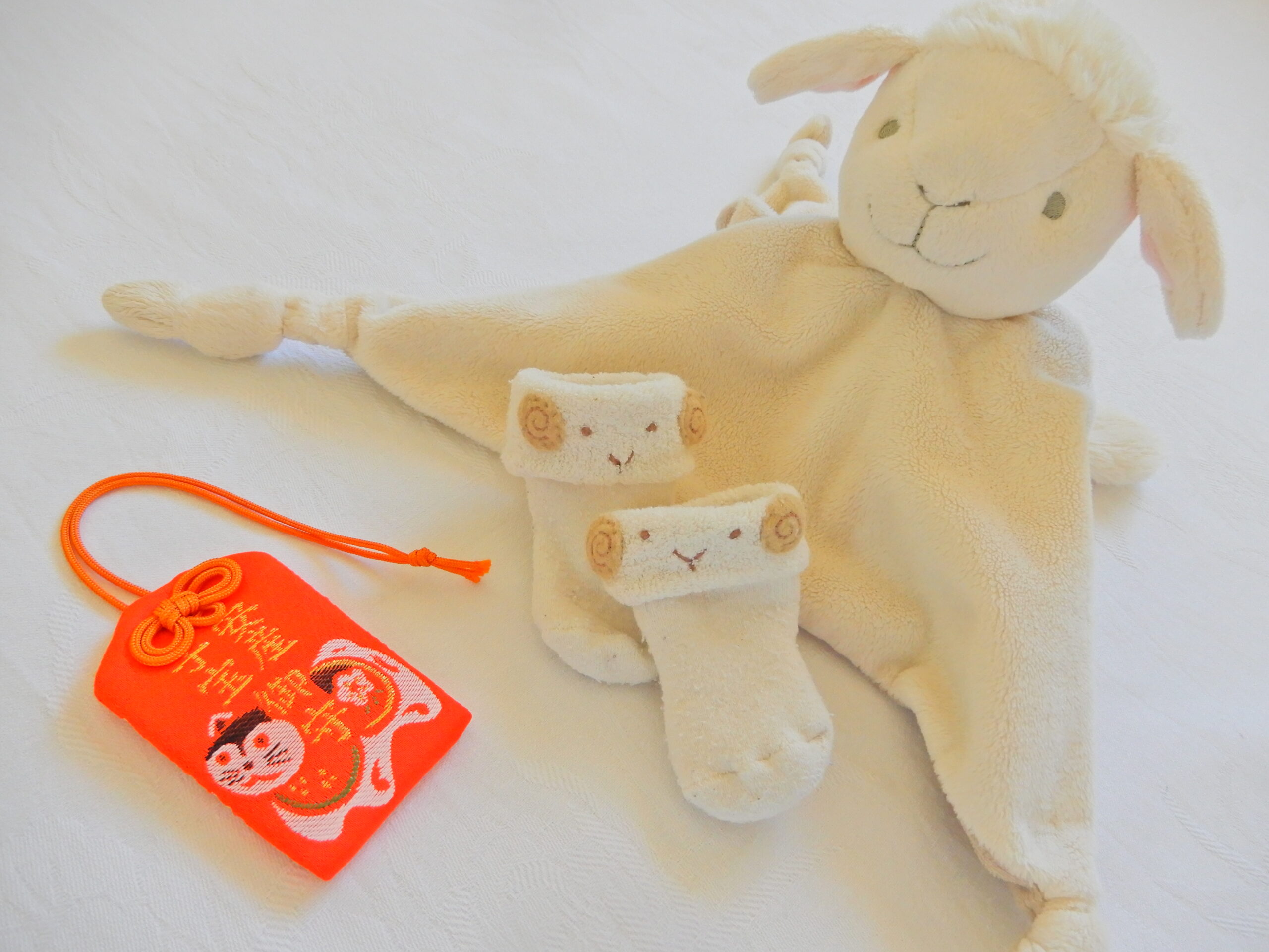 ​​安産祈願にもらった「お守り」を徹底解説！複数もらったら？処分はどうする？