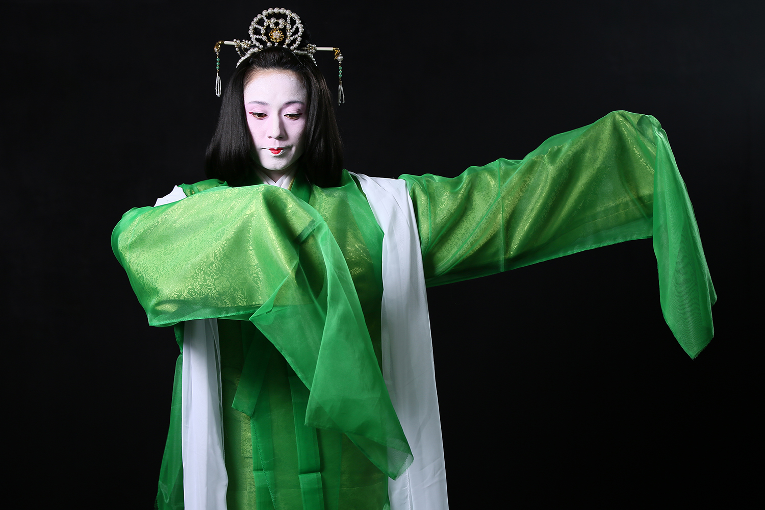 消滅した古の舞はいかにして蘇ったか？「厳島五常楽」800年の時を超え復活した女舞