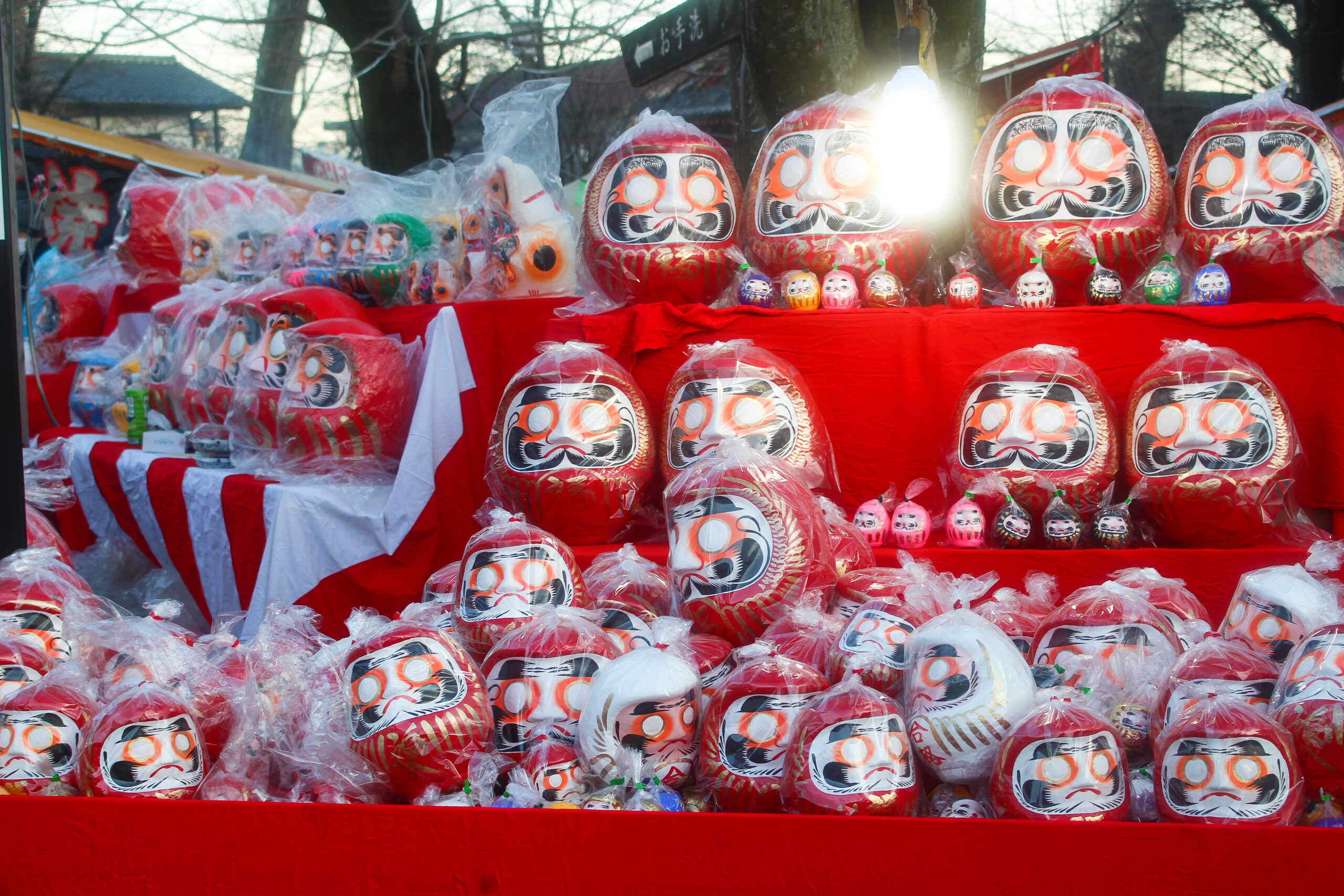「初大師だるま市」小江戸の新年はだるまから｜観光経済新聞