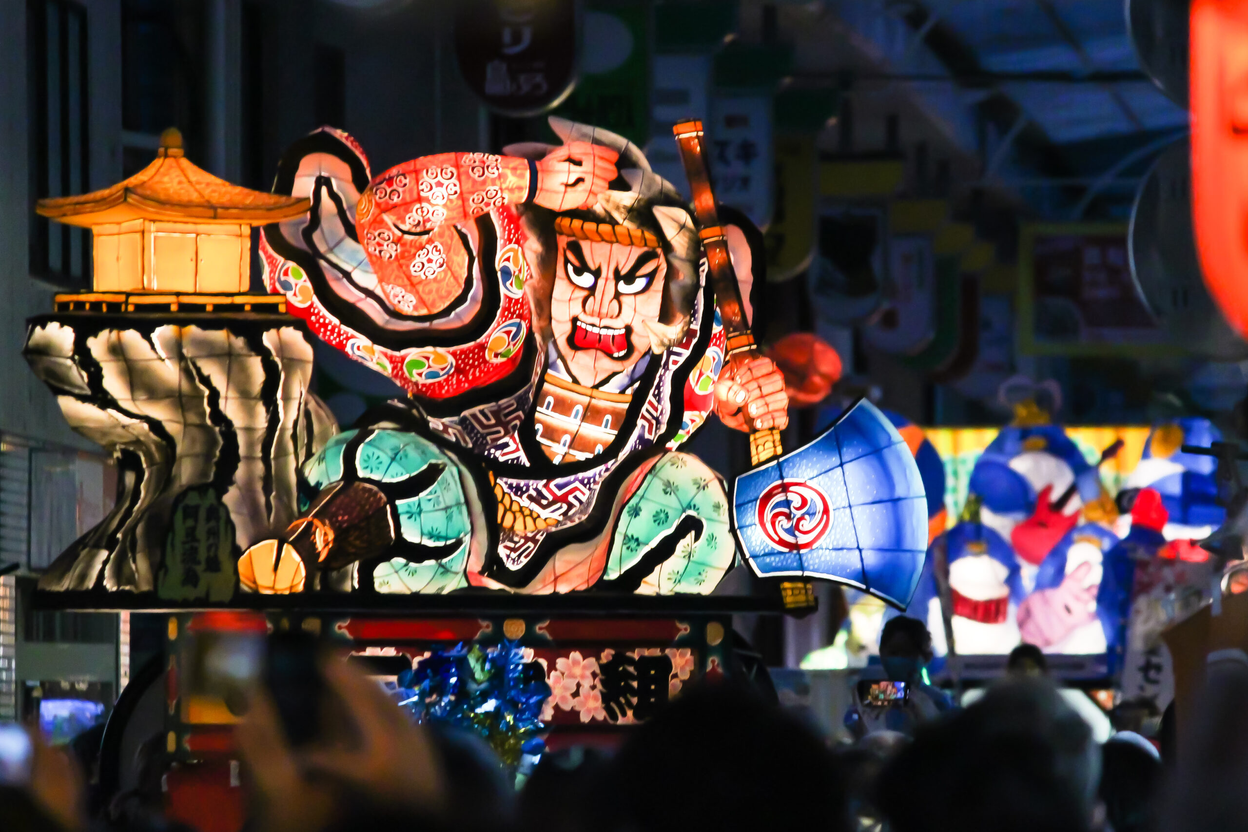 中延ねぶた祭りが4年ぶり開催！東京でねぶた？アーケード商店街を5基が彩る