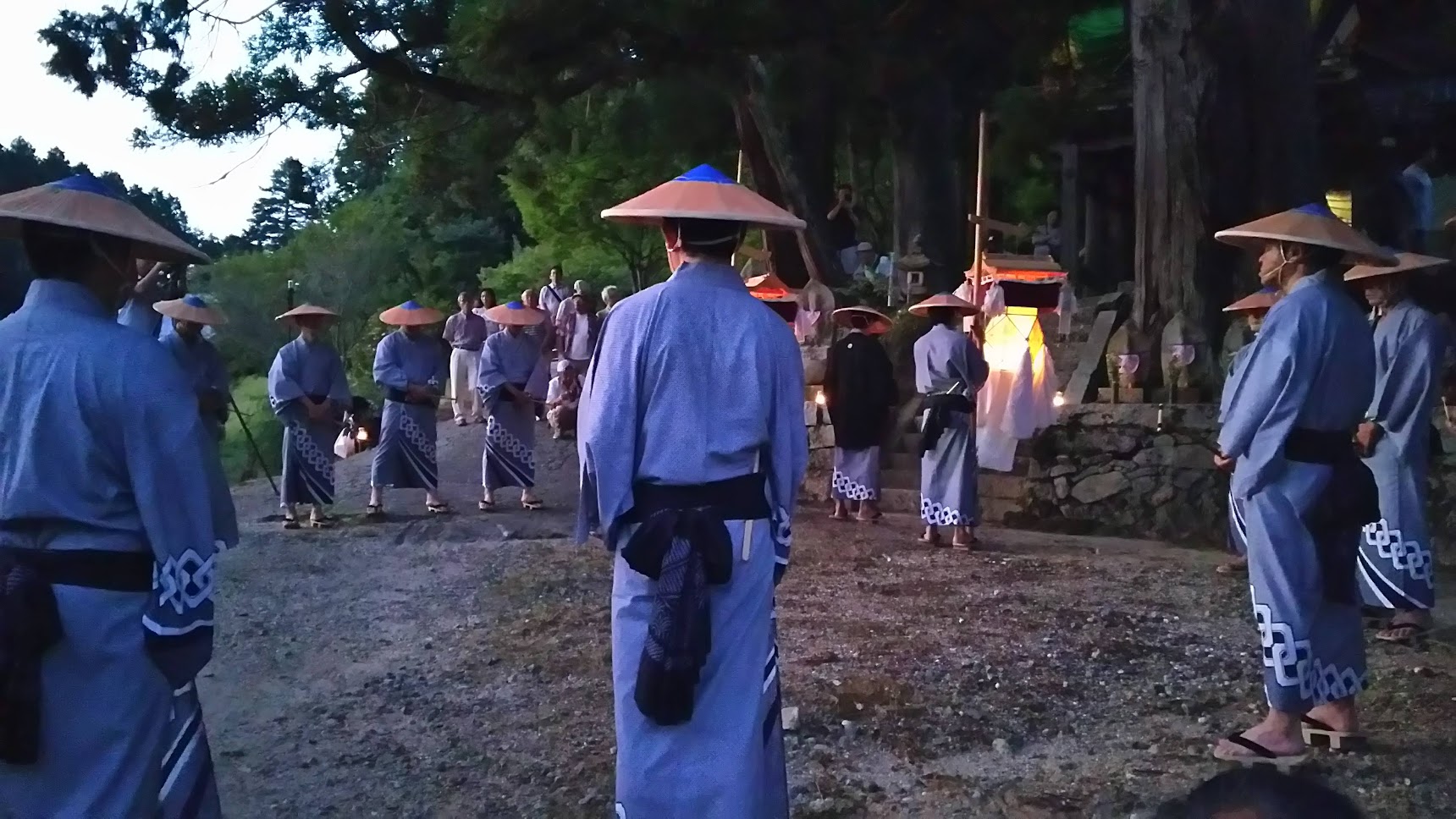 愛知県の盆踊りが幻想的！ユネスコ無形文化遺産「綾渡の夜念仏と盆踊」は例年8月10日と15日に開催