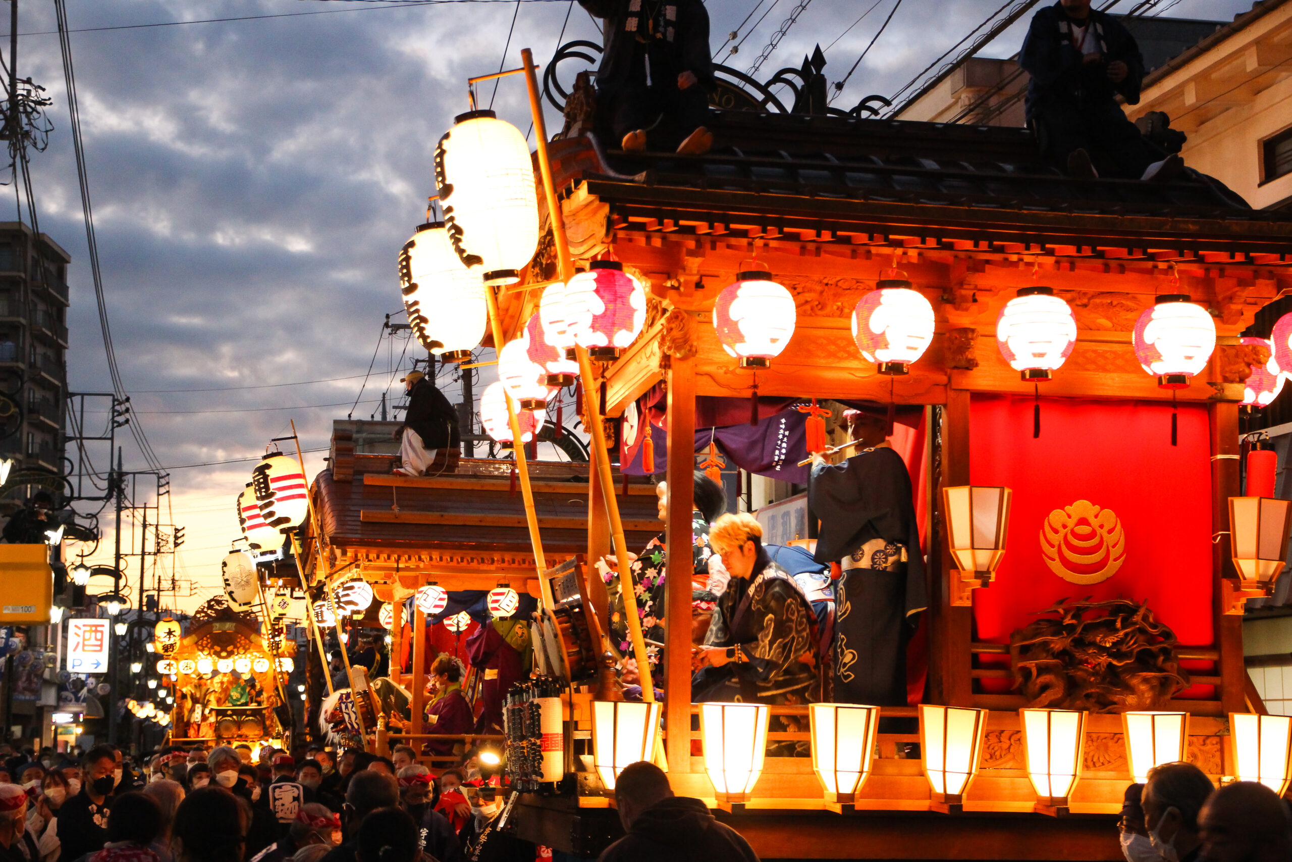 埼玉のまつりは外道と獅子が山車で乱舞！2023年「飯能まつり」は11台の山車勢揃い「曳っかわせ」が見所