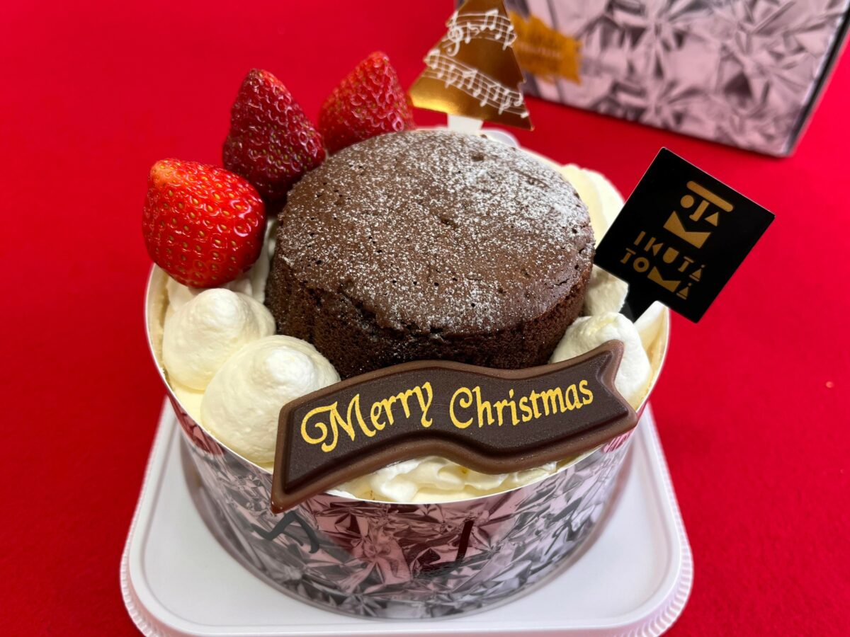 コンビニのクリスマスケーキってどうなの？ファミマの「一押しケーキ」が想像以上の美味しさだった！