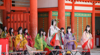 紫式部も清少納言も同じ祭りを見ていた！千年続く京都三大祭りの一つ「葵祭」とは？