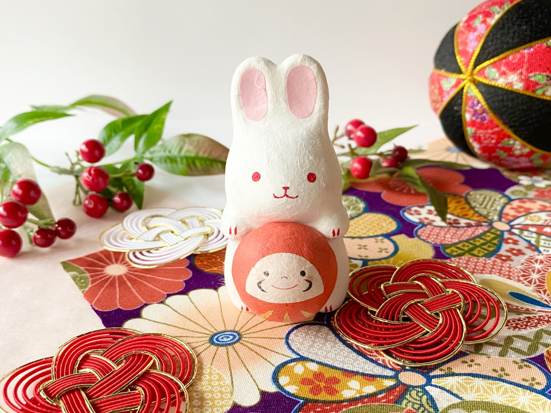 2023年も初詣に行くなら豪華な限定御朱印をもらおう！切り絵・刺繍・3D…全国の新春御朱印7選