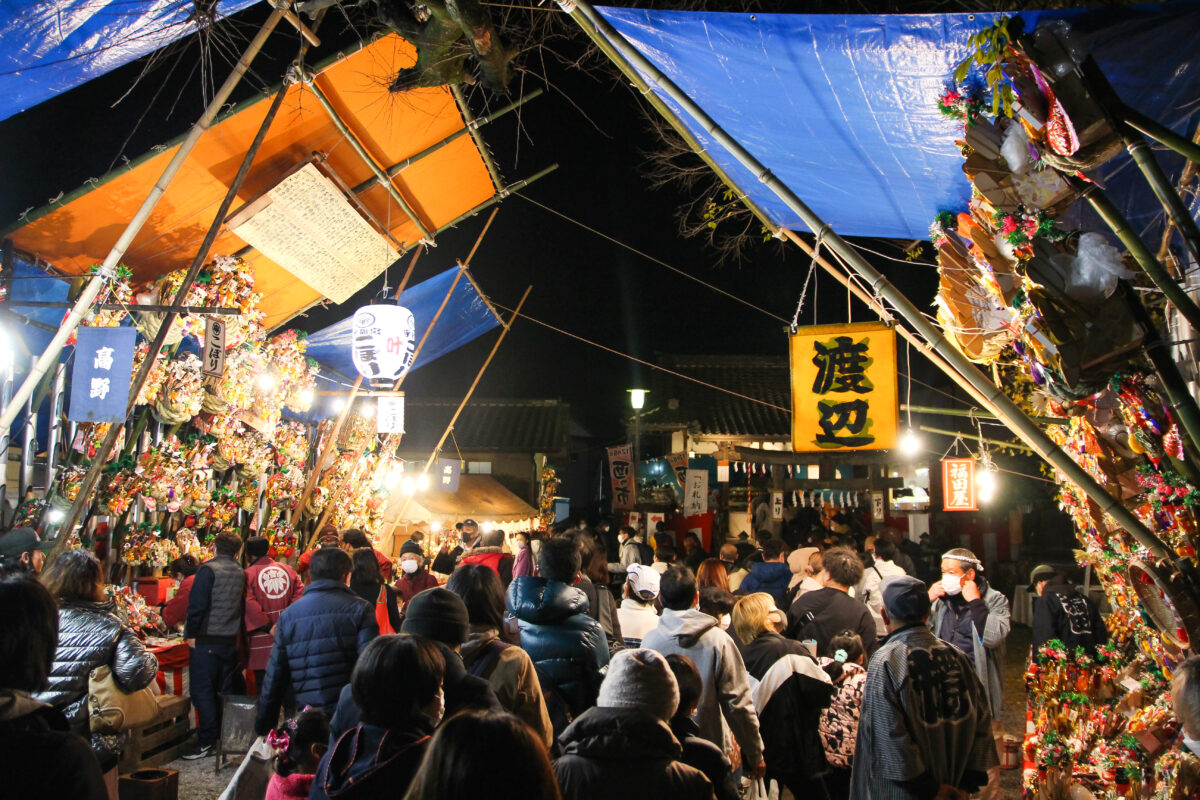 行田酉の市は毎年12月6日に開催！熊手市、グルメ露店が並ぶ師走の風物詩