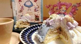 ＜セブンイレブン＞レトロ可愛い！「不思議の国のアリス」ケーキは意外な本格派