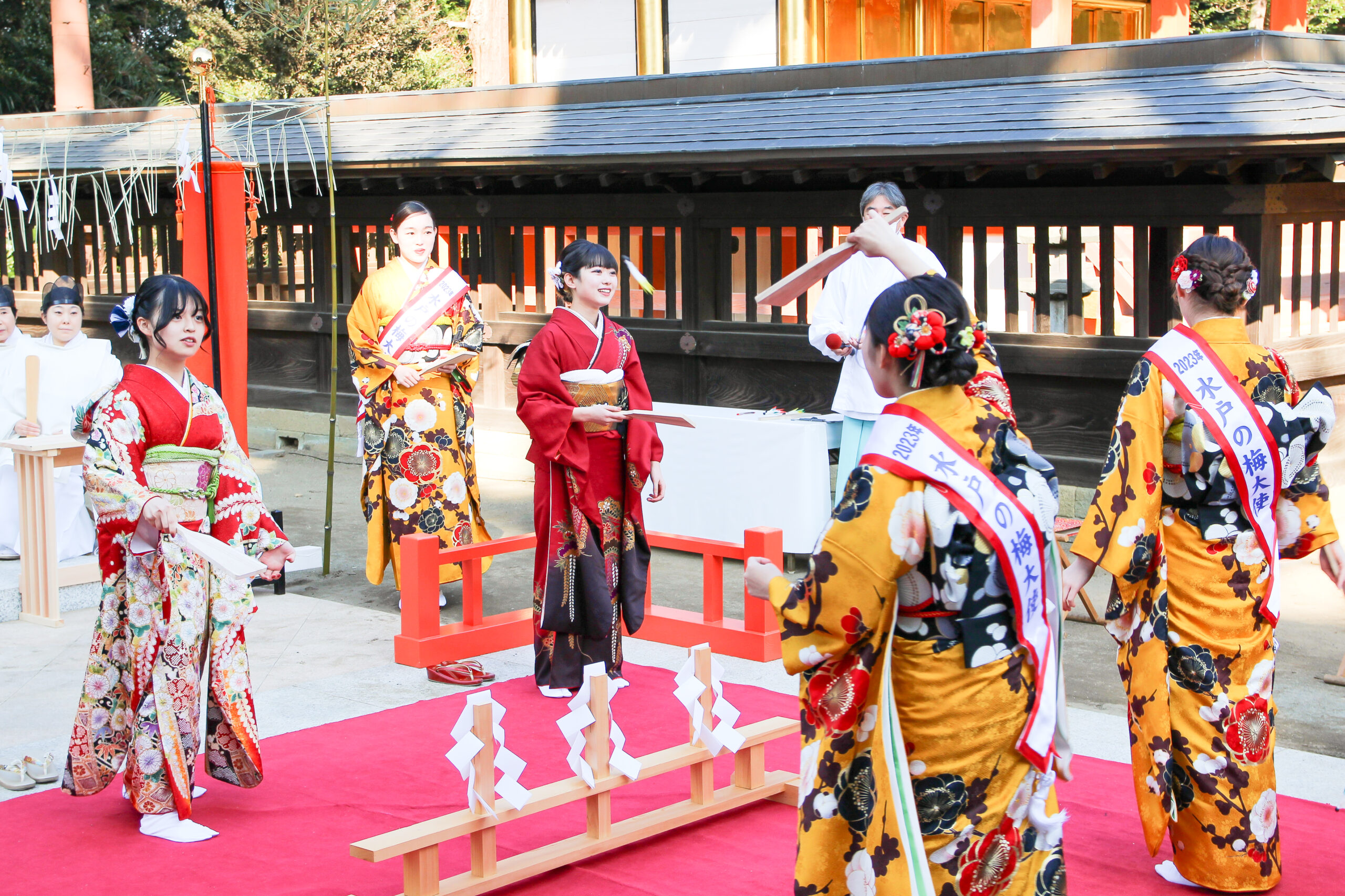 水戸八幡宮はねつき・破魔弓神事が成人の日に開催！羽根を突き今年を占う