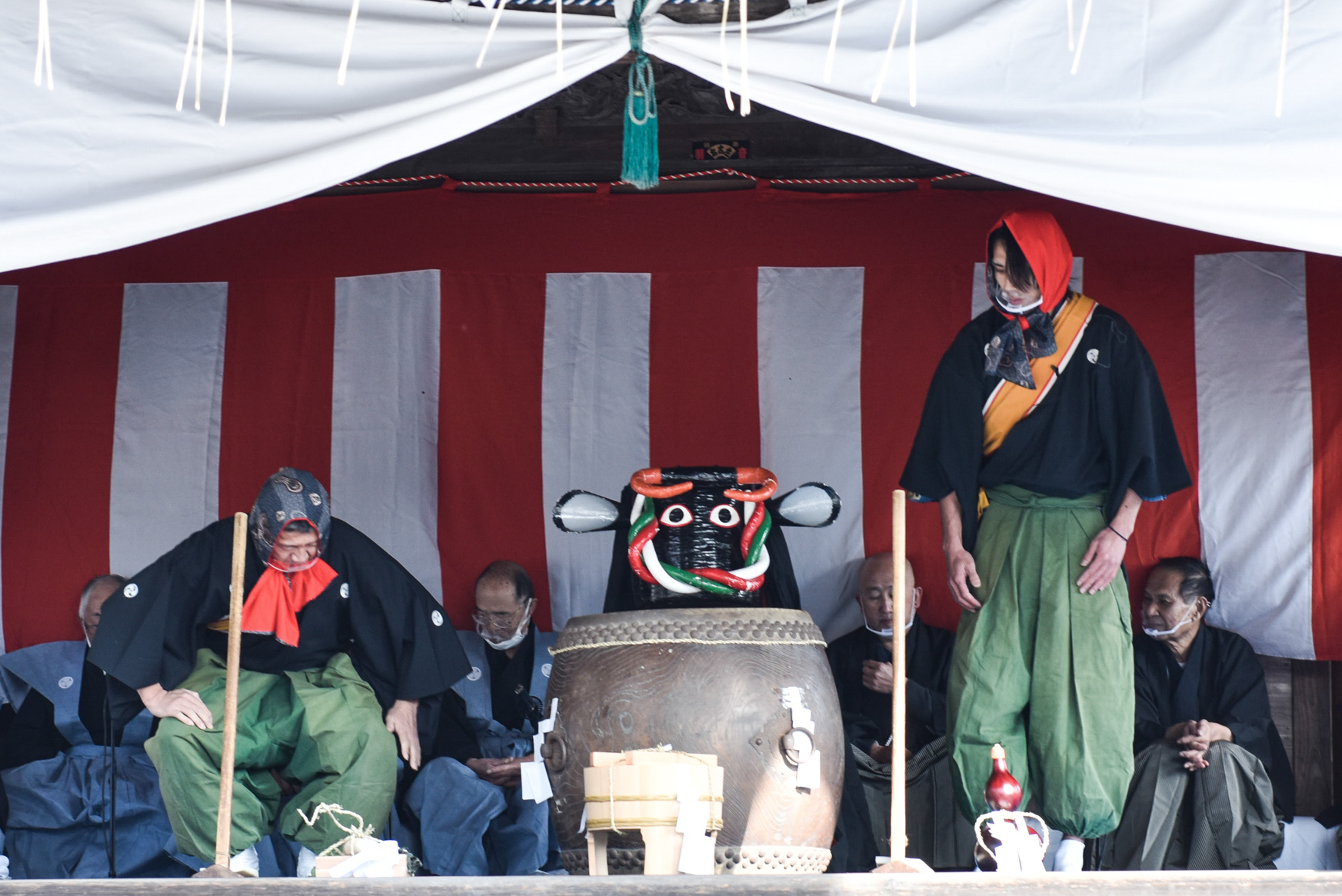 米作りの過程を七段の舞いに、暴れ牛の登場も！静岡県袋井市の田遊祭の奥深い魅力に迫る