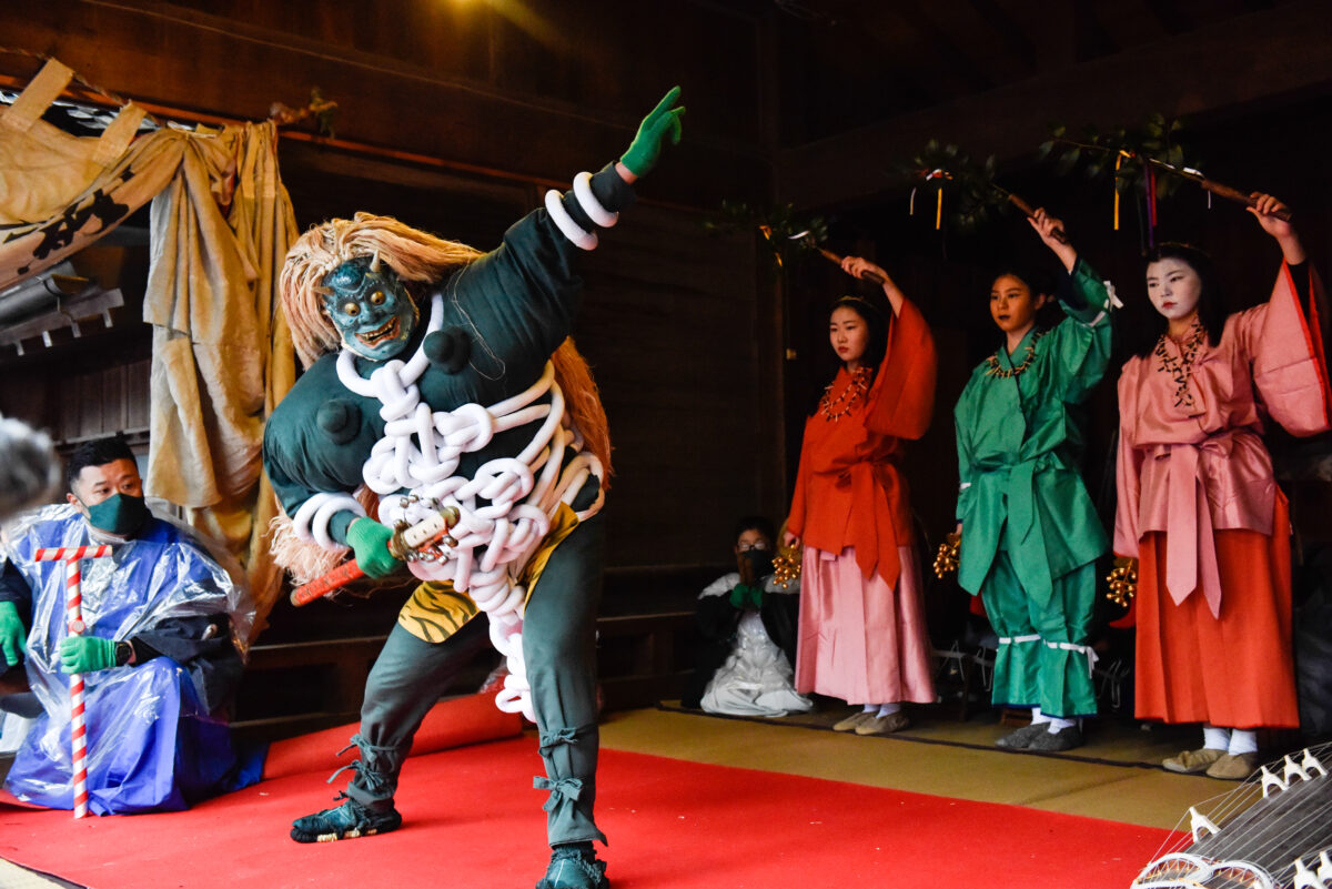 2023年豊橋鬼祭  豊橋鬼祭の宵祭をレポート！青鬼の岩戸舞・門寄りの様子に、鬼役の準備と非日常的な暮らしとは？