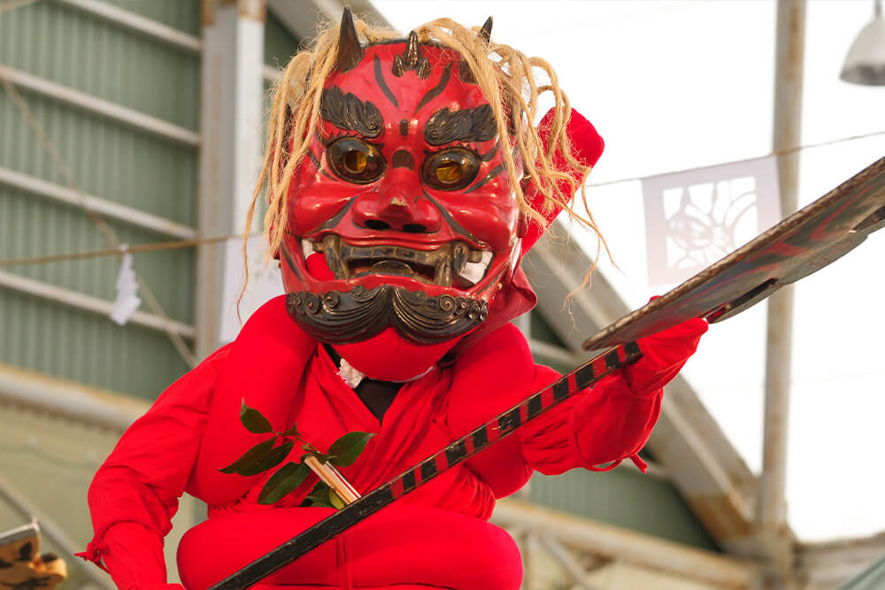 愛知県の＜徹夜まつり＞の魅力がギュッと凝縮！2023年「東栄フェスティバル」で700年続く神事「花祭」を味わう！