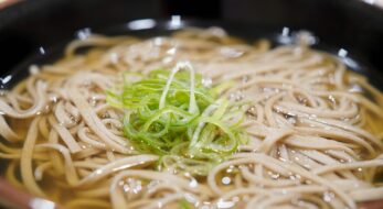 「引っ越しそば」って何？転居にまつわる開運の願掛け・習わし3選