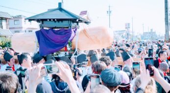 ラブ＆ピースな「豊年祭」に参加した海外勢、ど直球すぎる奇祭にヒーハーしてしまう！「日本人は草食って聞いてたけど…」