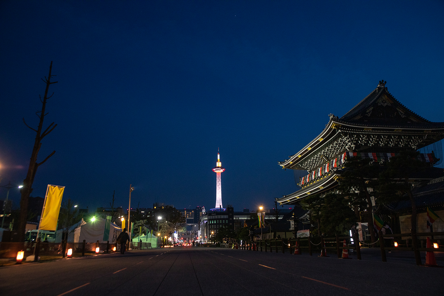 京都「東本願寺前 花灯路」オープンしたての市民緑地で4月29日までライトアップ開催中！