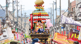 石動曳山祭は豪華絢爛な飾りが特徴？11本の花山車が勢揃いする小矢部の春祭り
