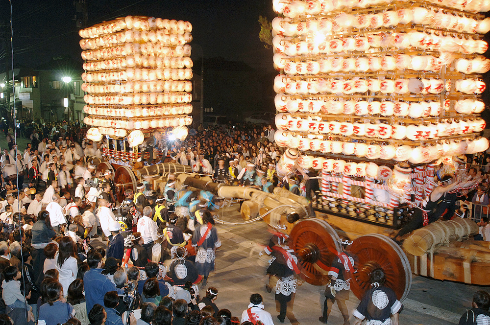 ぶつかり合うのは熱い魂！春の訪れを祝う富山の伏木曳山祭「けんか山」を見に行こう！