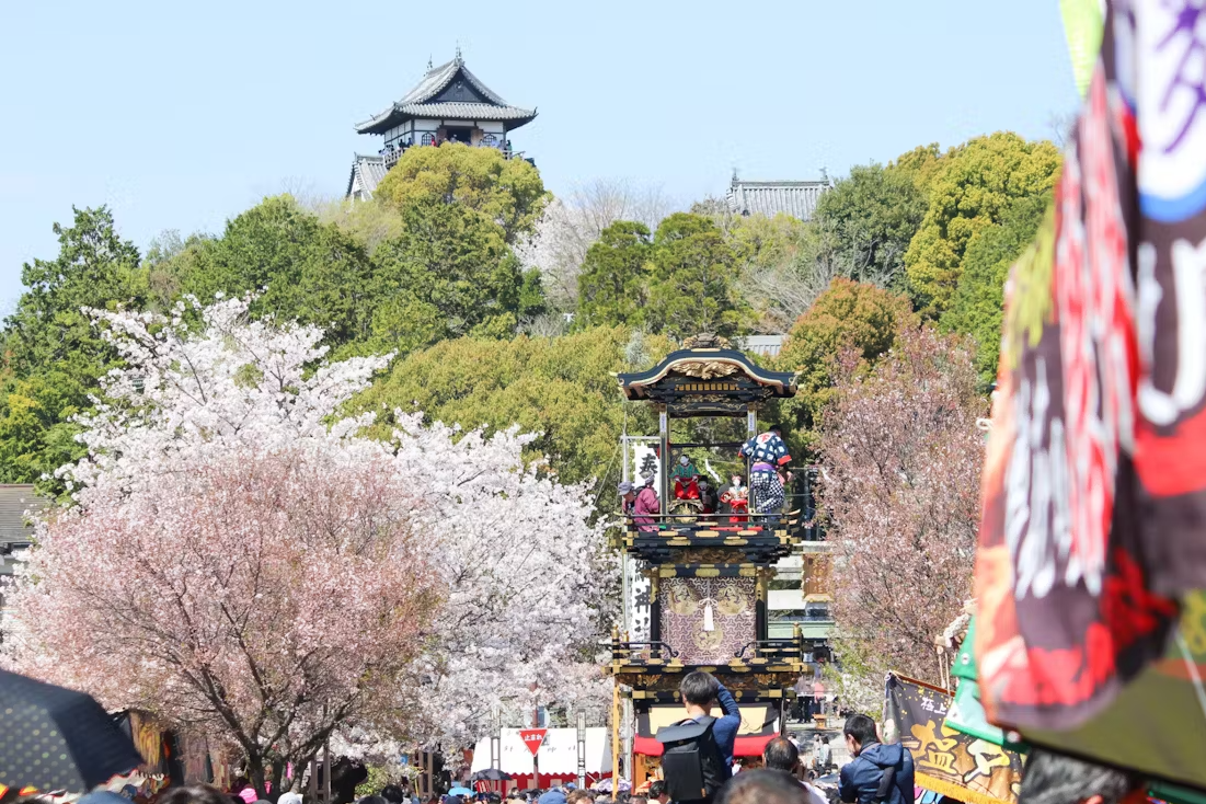 犬山祭が4年ぶり通常開催！13輌の車山が城下町を進む。からくり、夜の提灯は必見