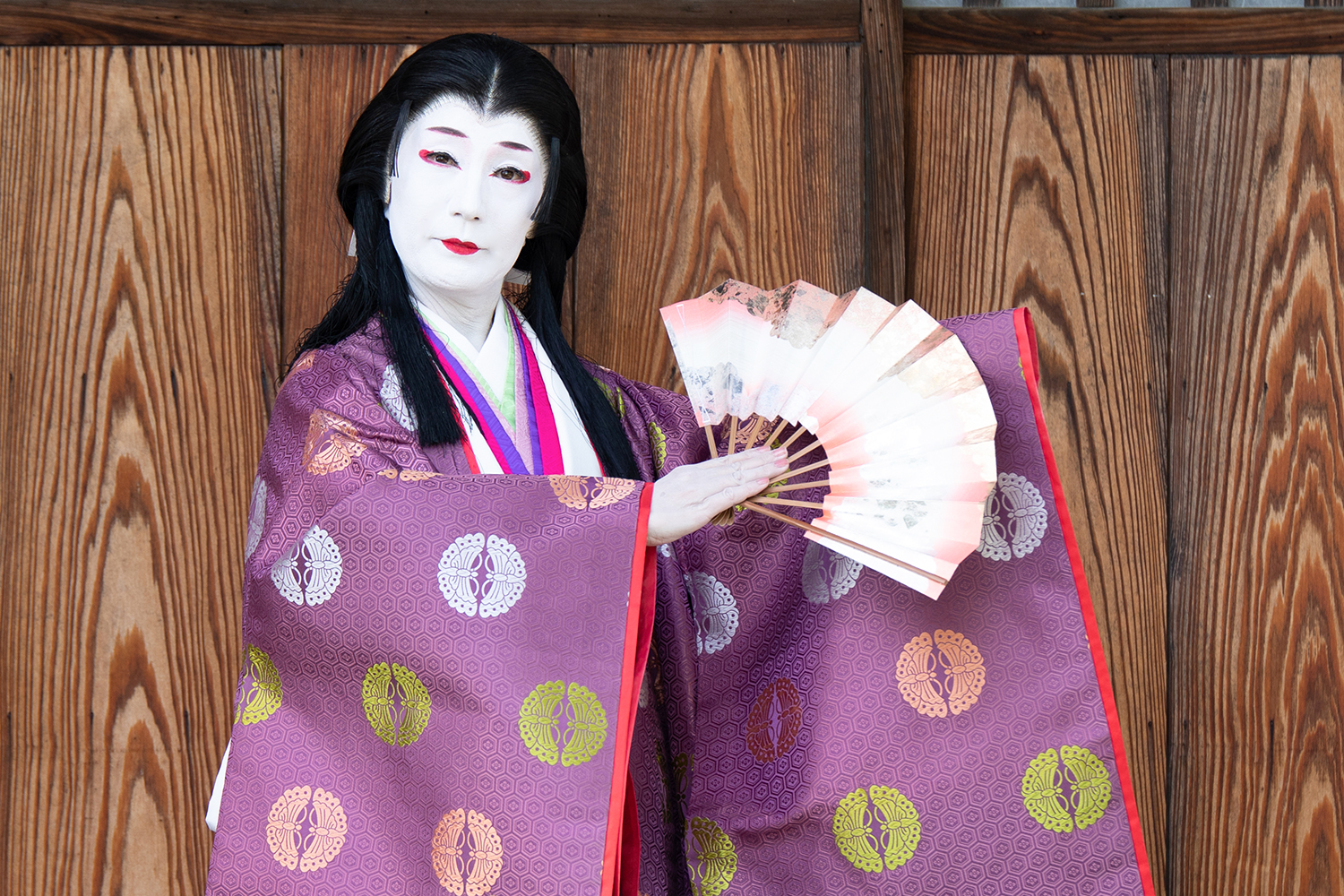 帯解寺「小野小町忌」絶佳の美女による十二単の舞