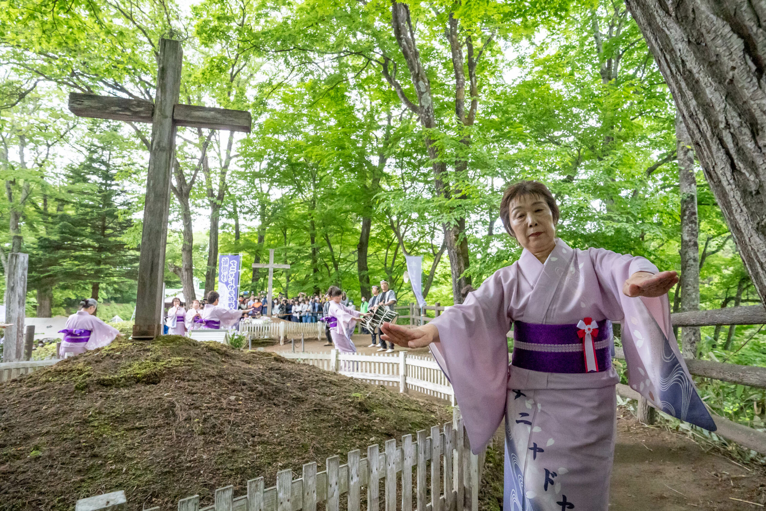 キリストは青森に住んでいた？神秘の村の「キリスト祭」で十字架囲んで盆踊り