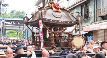 品川神社例大祭が4年ぶり開催！53の石段をお神輿が上り下り。旧東海道も進む！