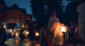 勅祭「石清水祭」深夜に出発する御鳳輦と500人の神人列