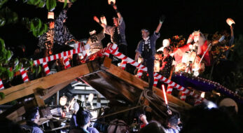 角館のお祭りの「やまぶっつけ」を見よ！激しく勇壮に夜通しぶつかり合う曳山が圧巻