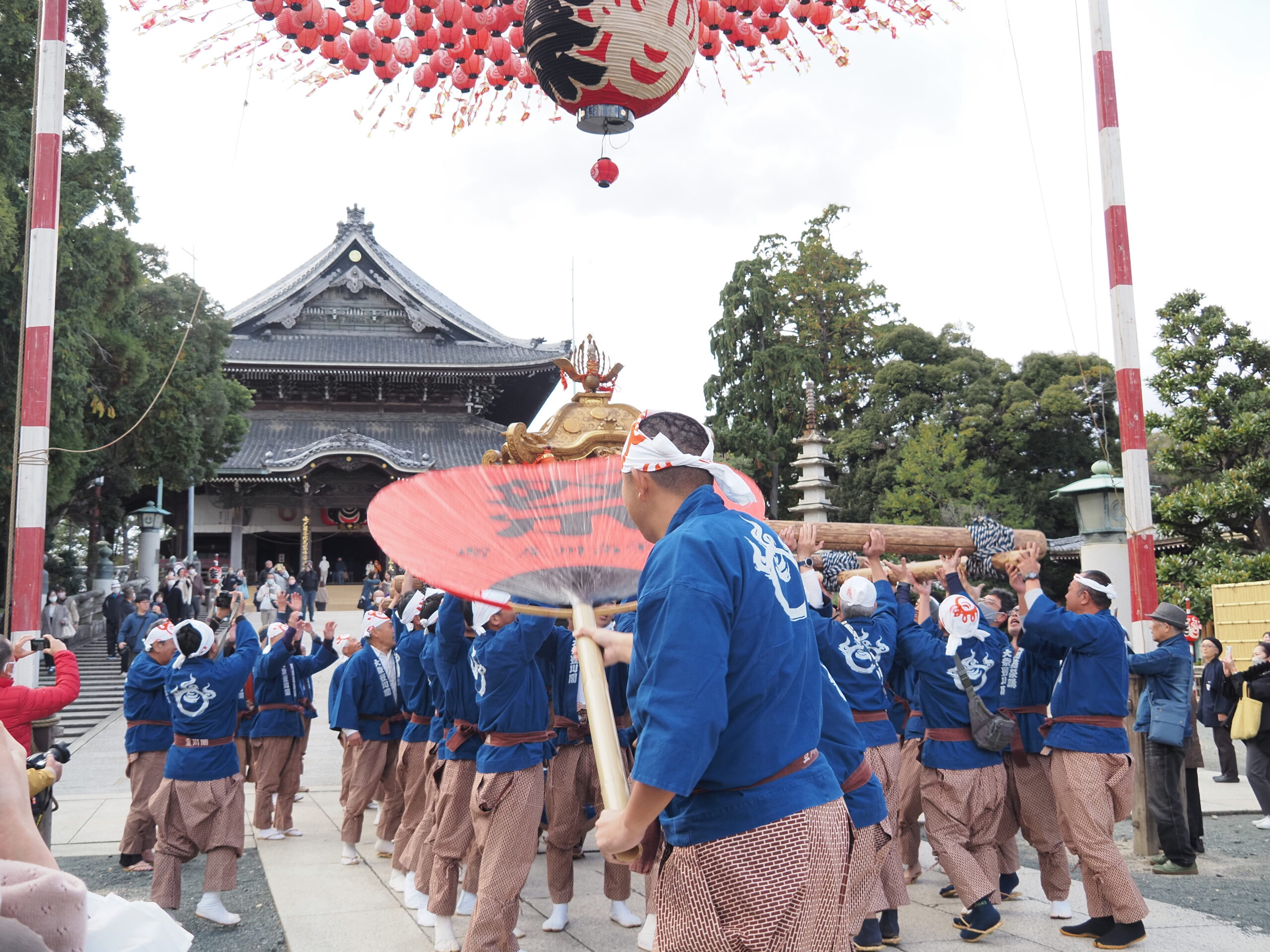 愛知県豊川市の秋祭り！2023年「豊川稲荷秋季大祭」！「いなり寿司大集合」や初開催「白狐祭」にも注目！