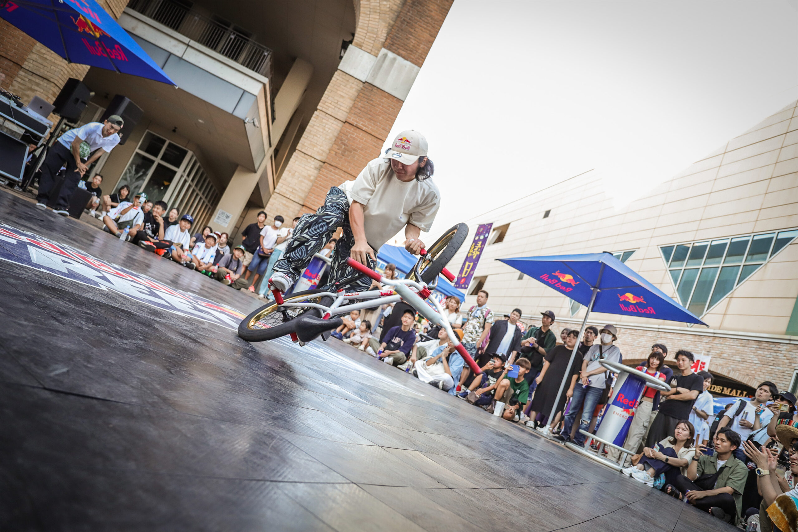 「岸和田だんじり祭」で「レッドブル・エナジードリンク」の 史上初のコラボレーションを実現！