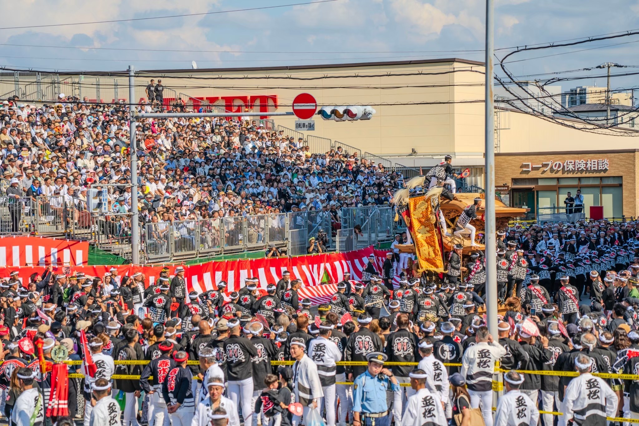 「岸和田だんじり祭」2025 ソファーVIP観覧シートをオマツリジャパン公式ECで予約受付開始