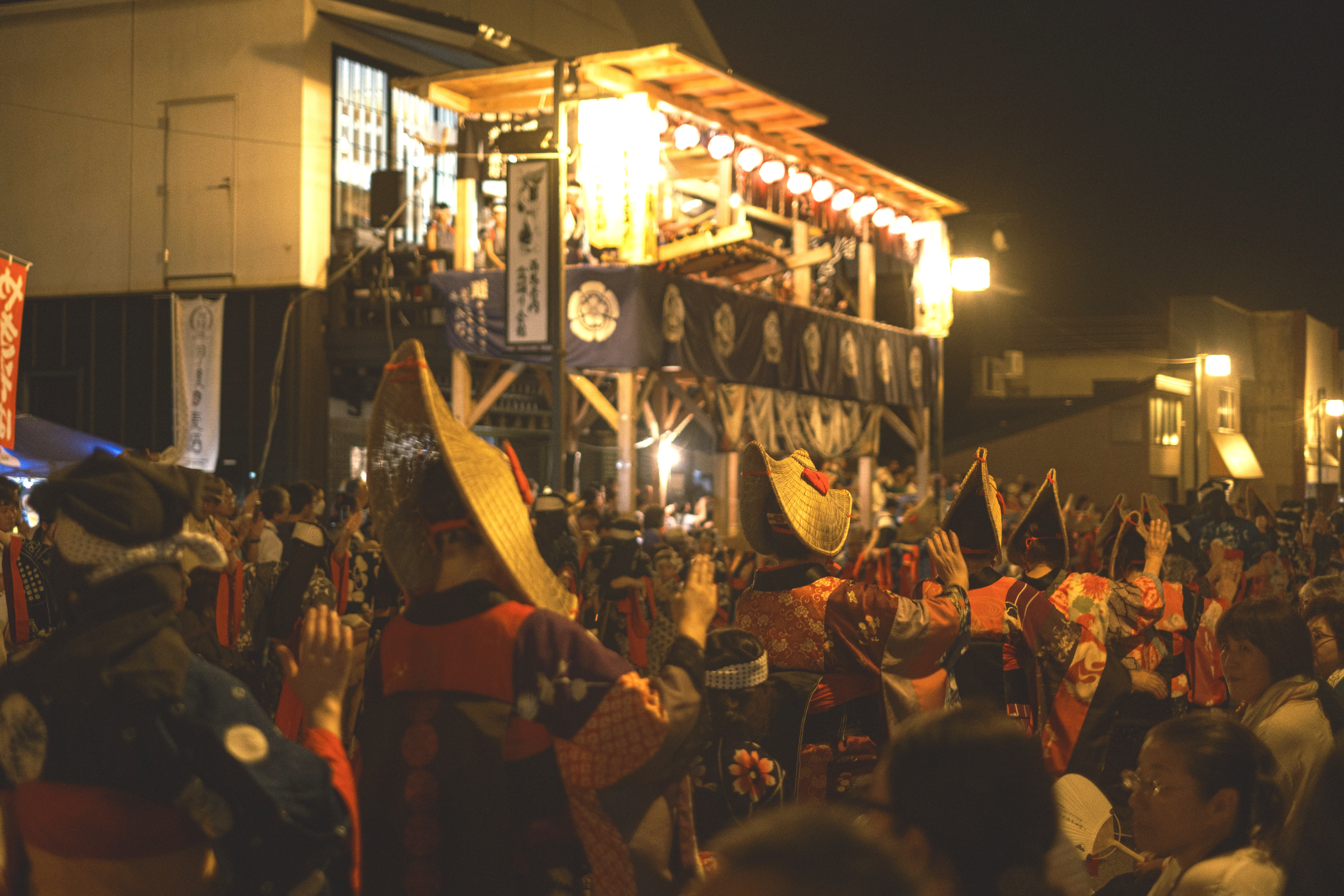 西馬音内盆踊りプレミアム観覧体験──歴史的商家を舞台に実現した特別な観覧席